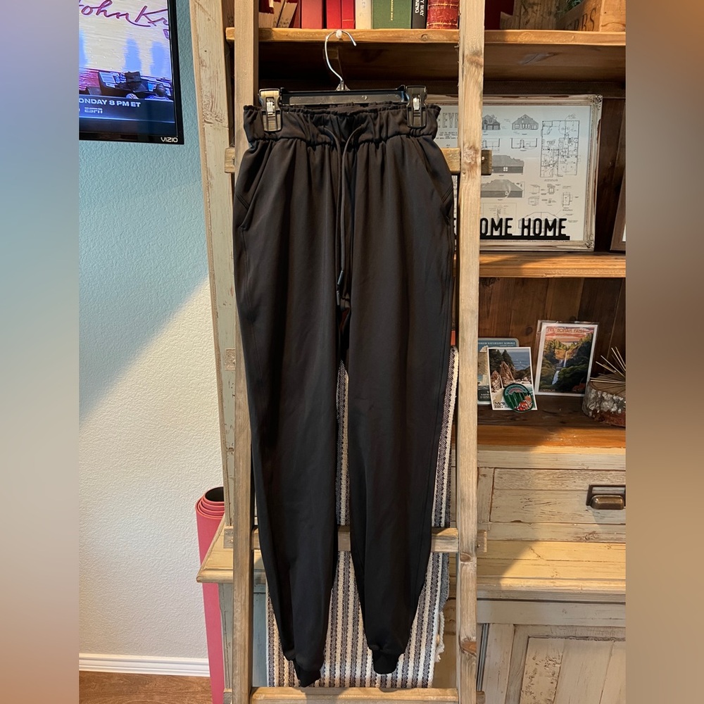 Lululemon women’s Keep moving jogger size 0